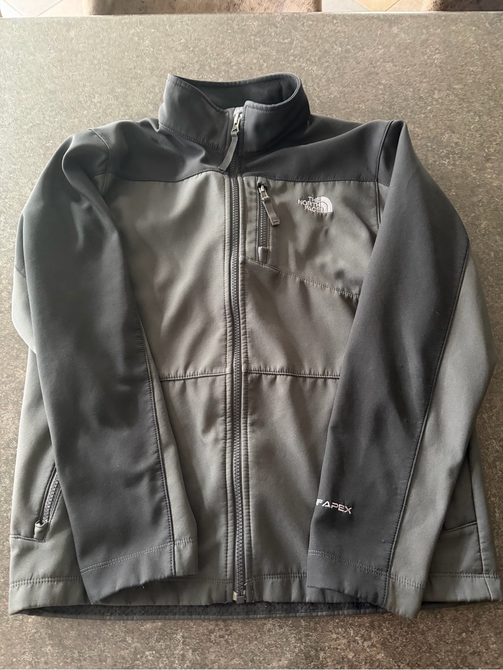 GUC! The North Face Youth Apex Black/Grey Softshell Jacket size Large (14/16)